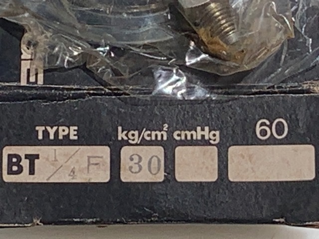 上田計器 圧力計 BT1/4 F    0～30kgf/cm2　　　　　R22      60