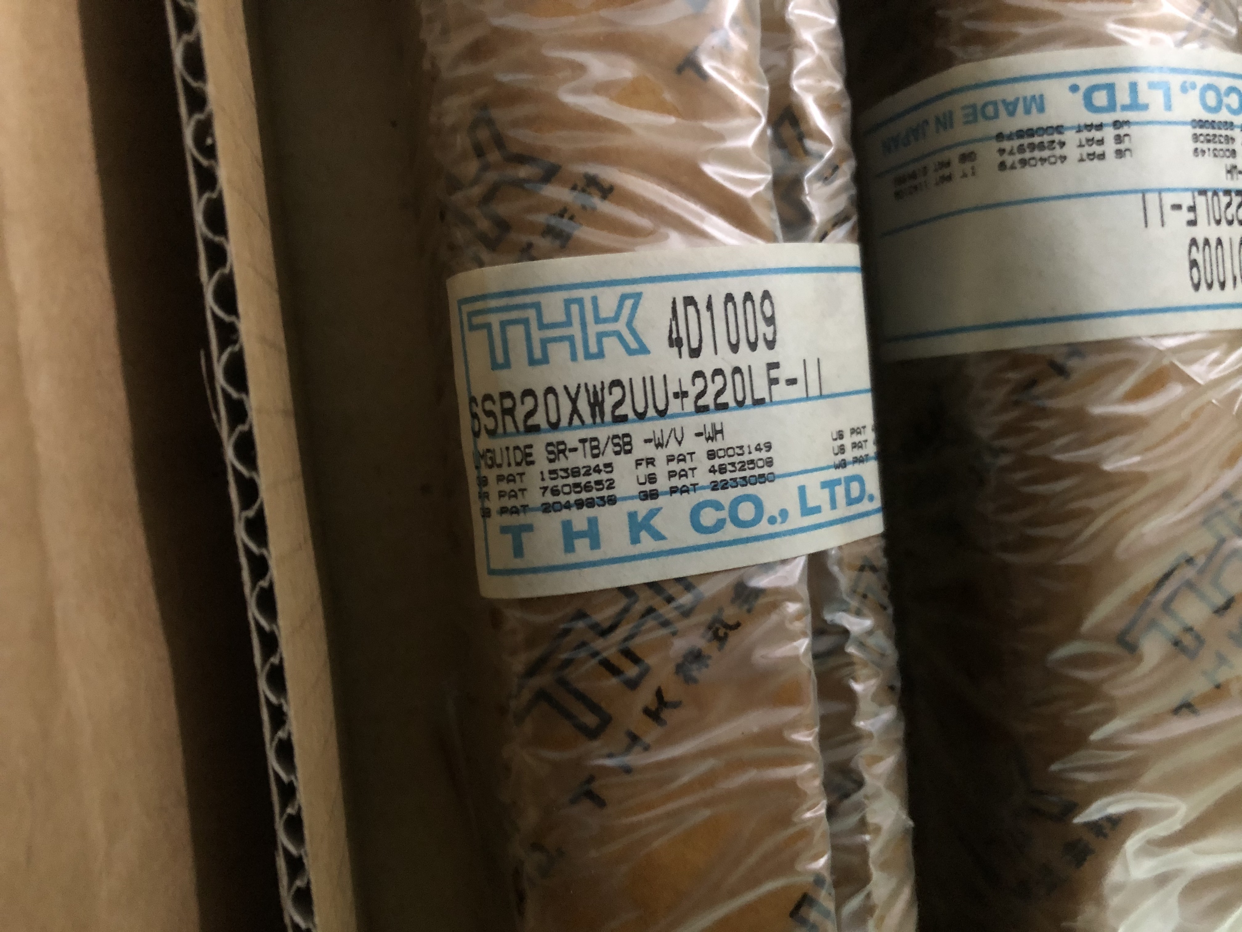 THK LMガイド ラジアル SSR20XW2UU+220LFE-11