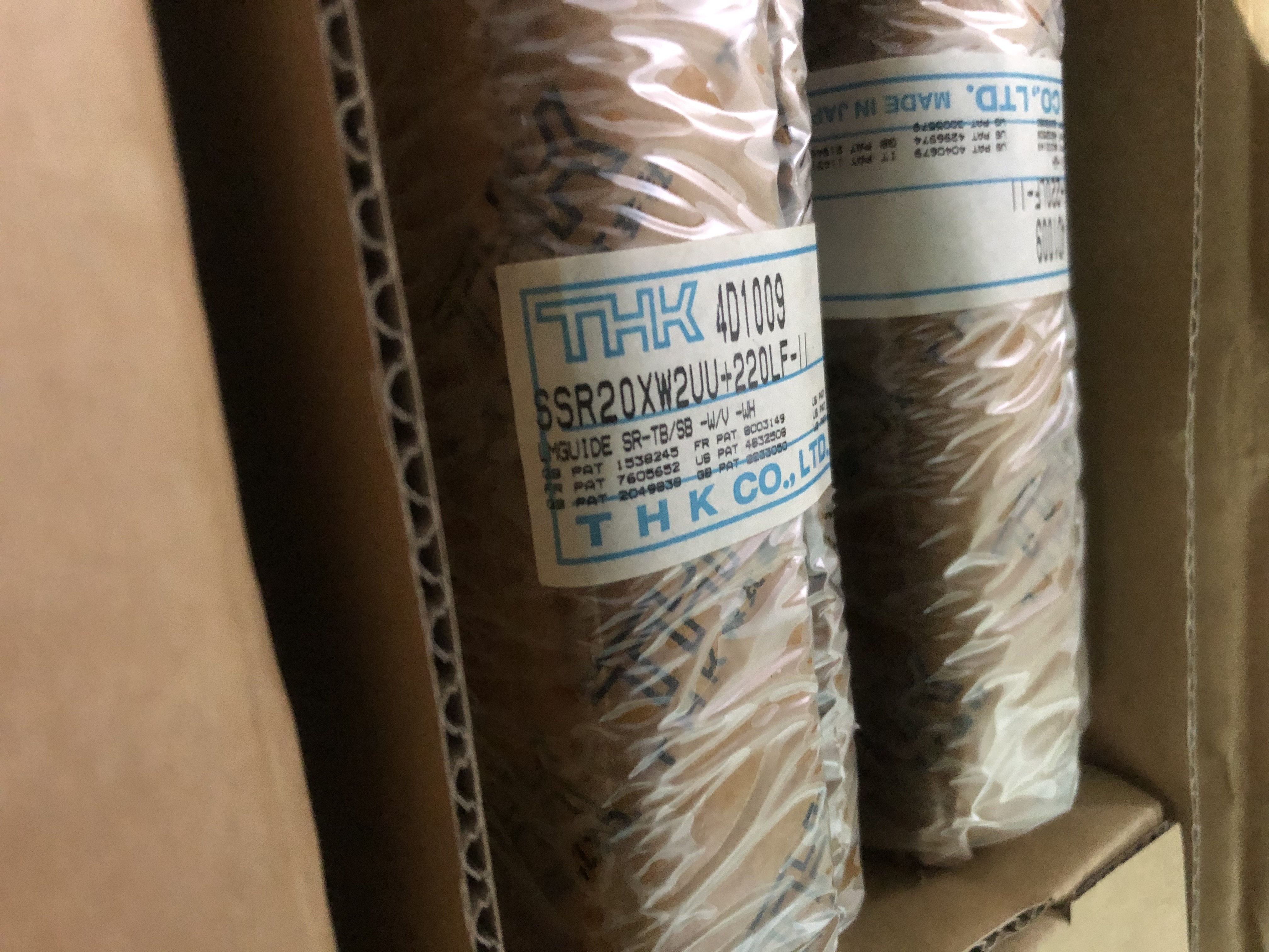 THK LMガイド ラジアル SSR20XW2UU+220LFE-11