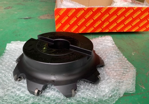 サンドビック フルバック　丸チップ     L仕様　新古品 881 229202L8