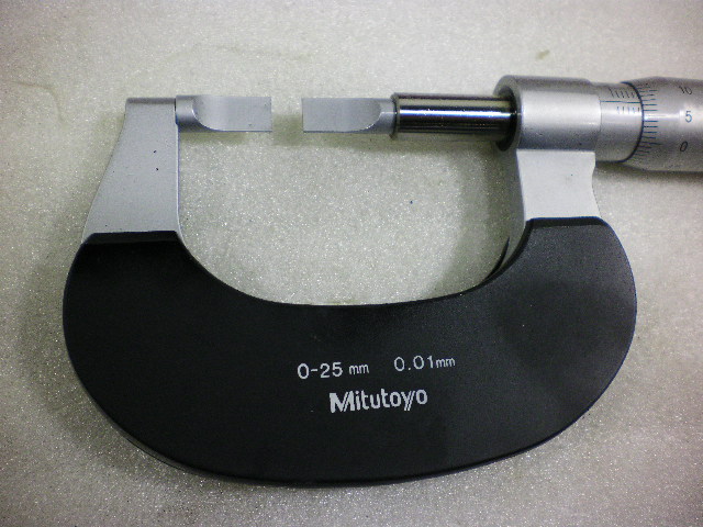 ミツトヨ ブレードマイクロメーター0～25mm 