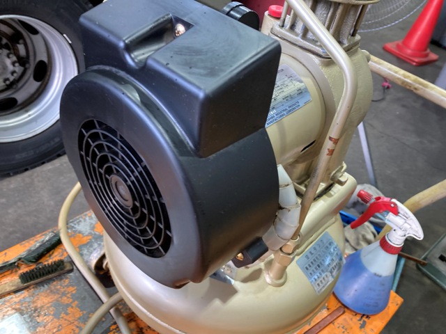 東芝 0.4kWエアーコンプレッサー SP10D-4T2