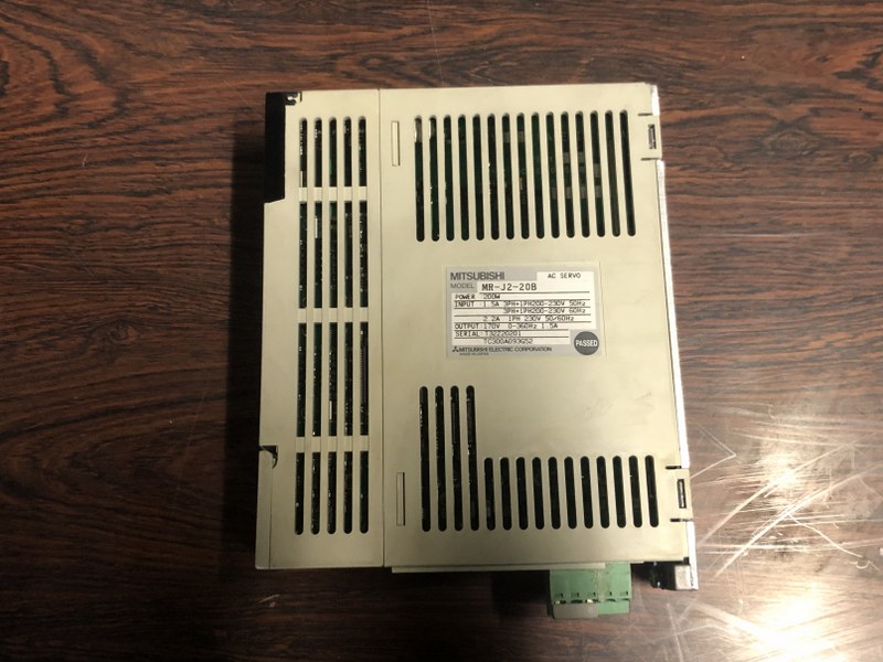 三菱/MITSUBISHI サーボアンプ MR-J2-20B