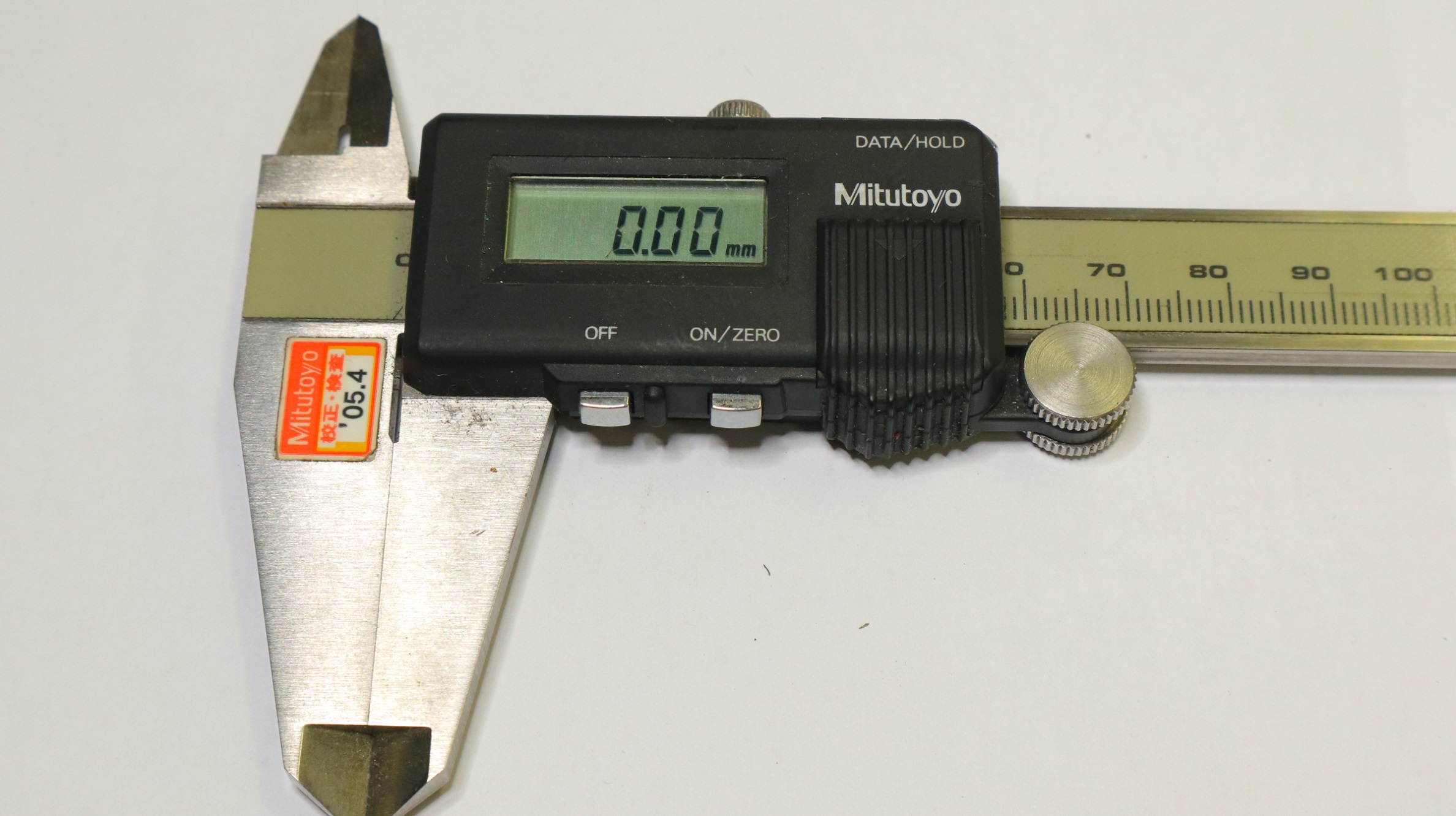 MITUTOYO｜ミツトヨ デジタルノギス 200mm　0.01mm
