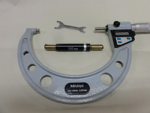 MITUTOYO｜ミツトヨ デジタル外側マイクロメーター MDC-125M