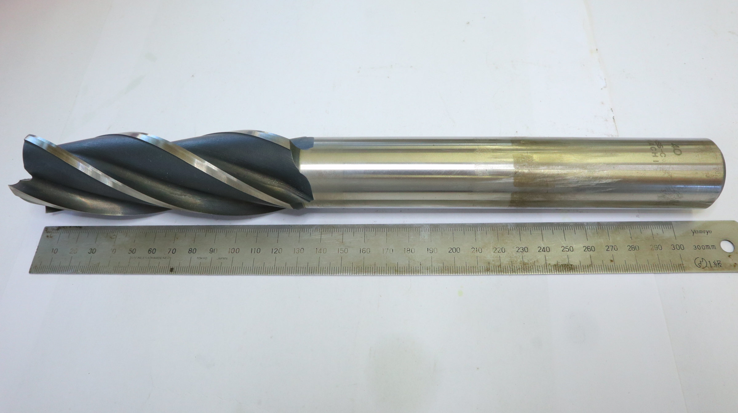 NACHI 4枚刃エンドミル NACHI エンドミル　 4枚刃　40mm 刃径40mm　刃長128mm　シャンク径32mm　全長310mm