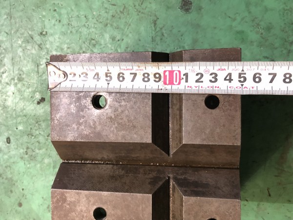 不明 V溝付桝型ブロック 150x150mm