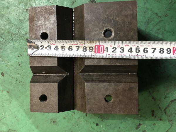 不明 V溝付桝型ブロック 150x150mm