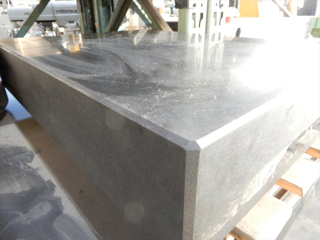 大門精機 石定盤 600×450×100mm　一部欠けあり