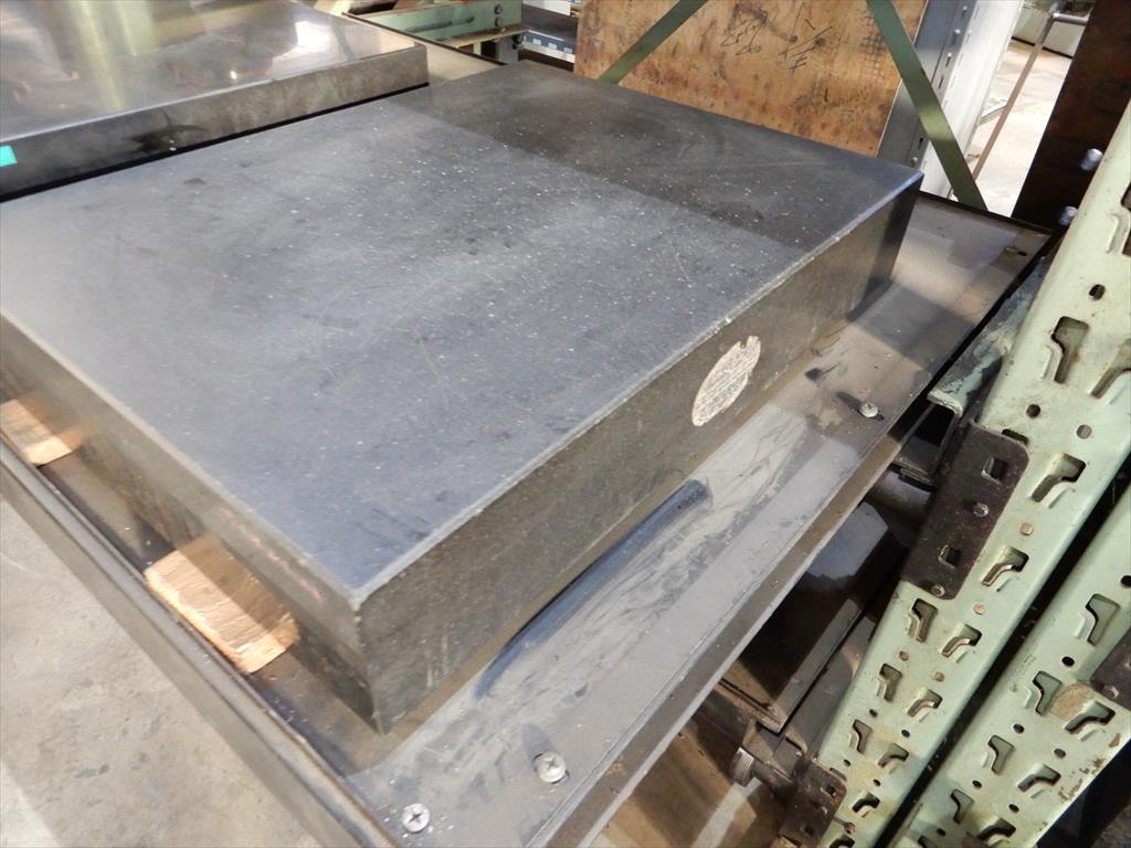  石定盤 600×450×100mm　一部欠けあり