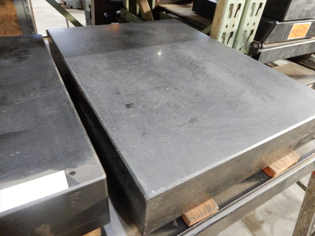  石定盤 600×450×100mm　一部欠けあり