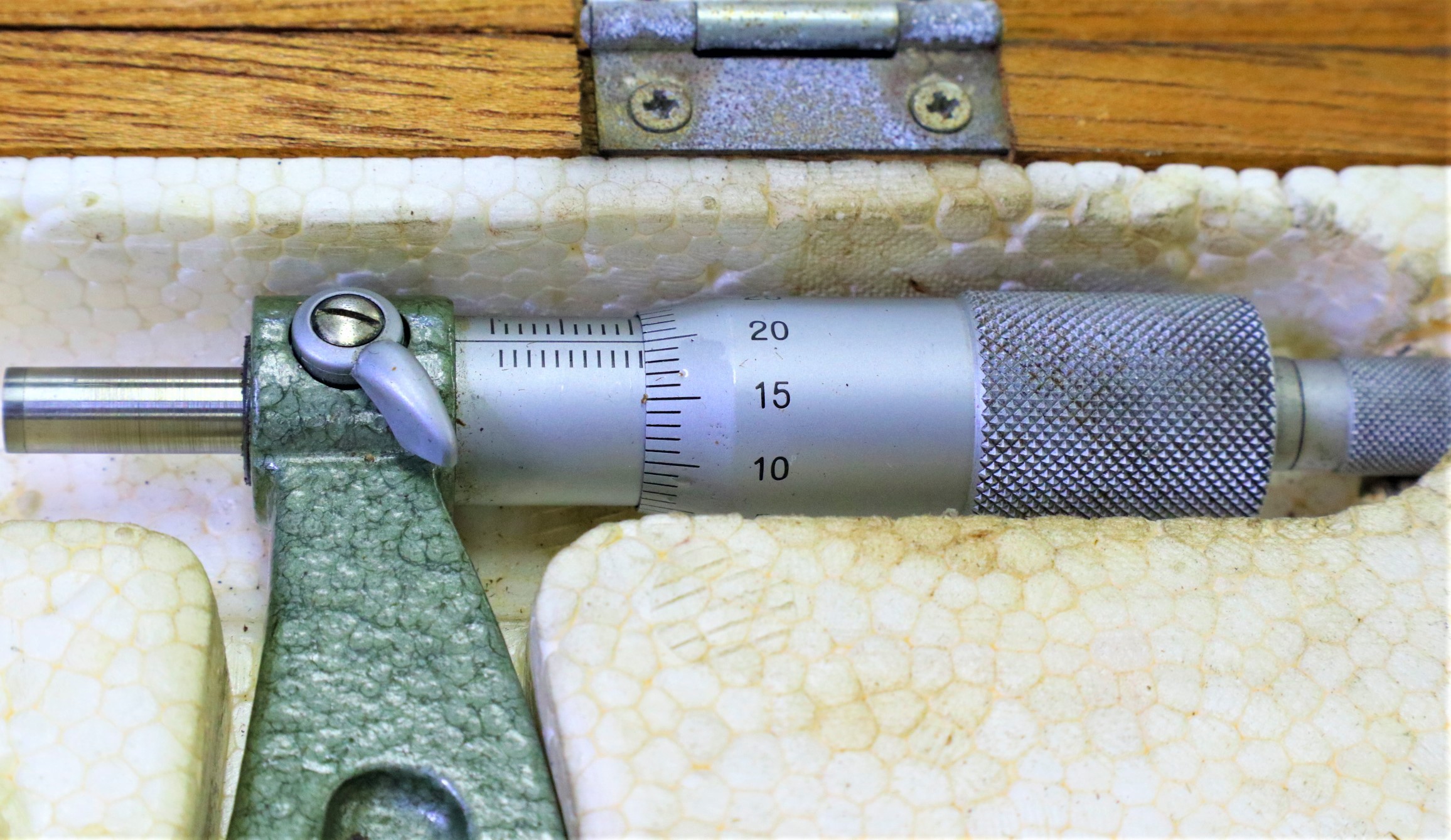 MITUTOYO｜ミツトヨ 外径マイクロメーター ミツトヨ　外径マイクロメータ　250-275mm　0.01mm