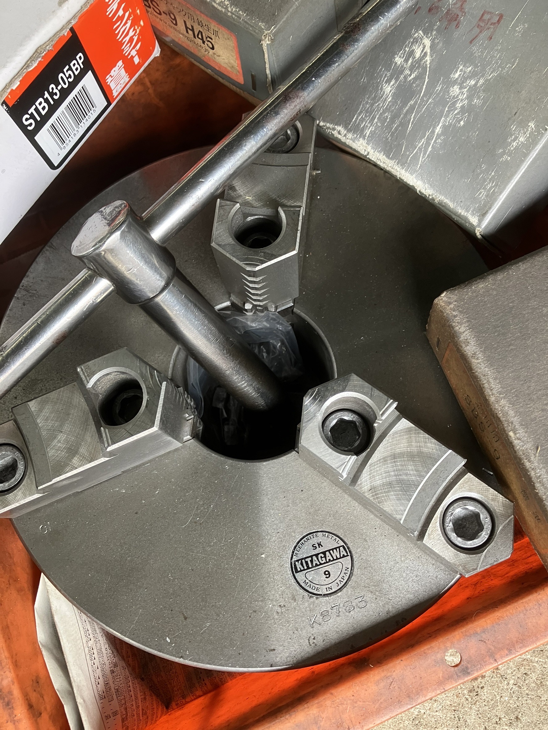 北川 9インチ3本締めチャック SK-9