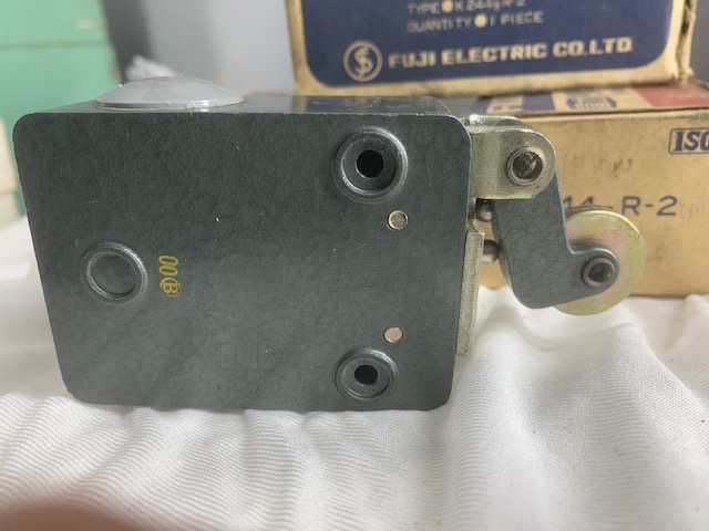 富士電機 リミットスイッチ K244gR-2