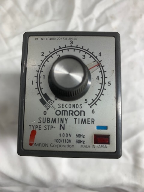 オムロン/OMRON ソリッドステートタイマー DTS　　と　　STP