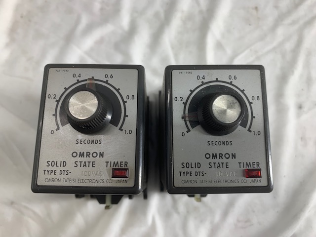 オムロン/OMRON ソリッドステートタイマー DTS　　と　　STP