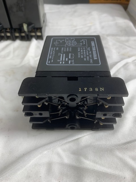 オムロン/OMRON ソリッドステートタイマー DTS　　と　　STP