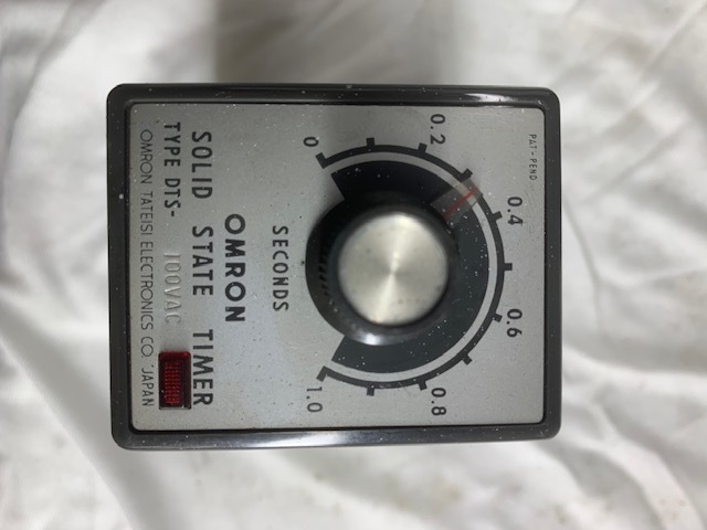 オムロン/OMRON ソリッドステートタイマー DTS　　と　　STP