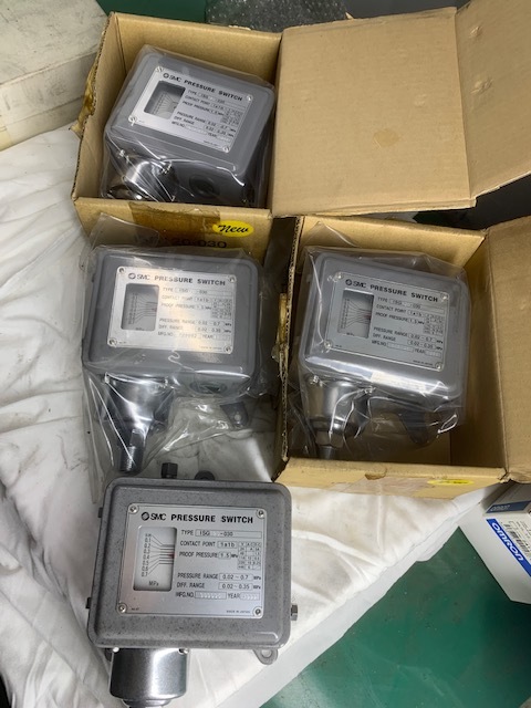 SMC プレッシャースイッチ ISG120-030