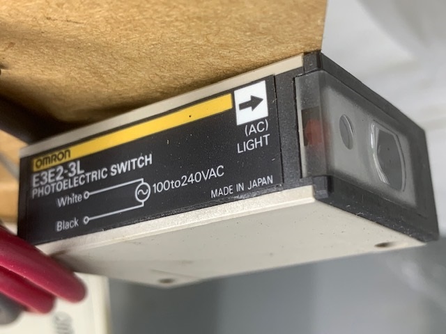 オムロン/OMRON 交流2線式光電スイッチ E3E2-3Y2