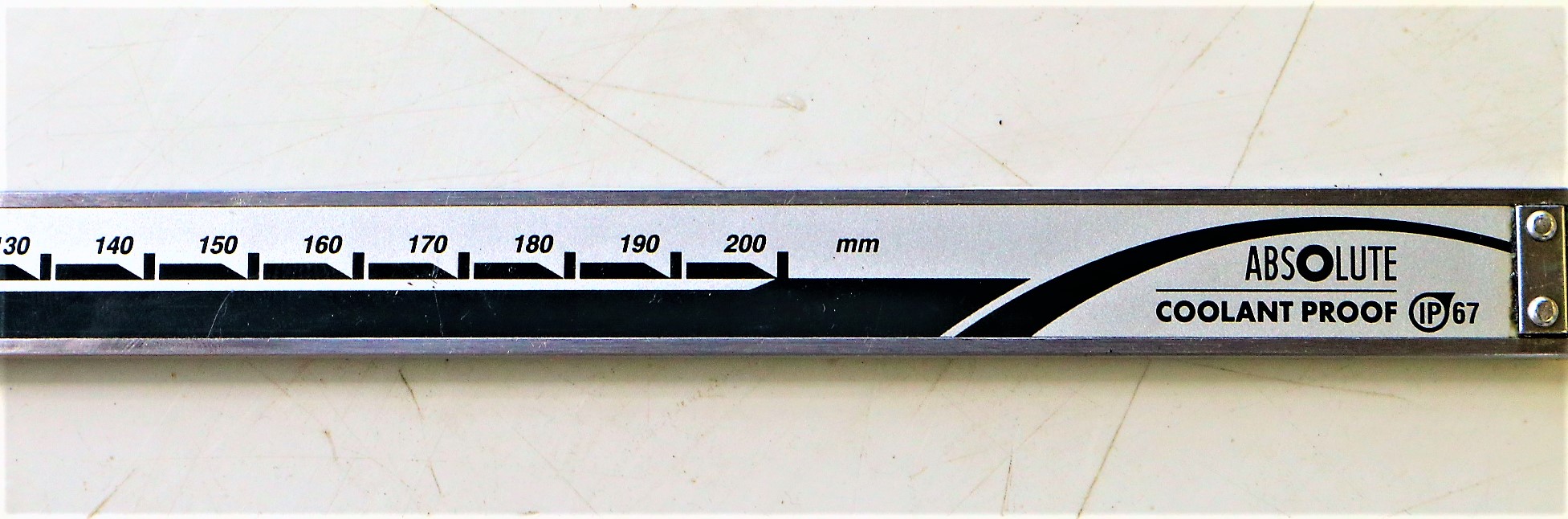 MITUTOYO｜ミツトヨ デジタルノギス 200mm　0.01mm