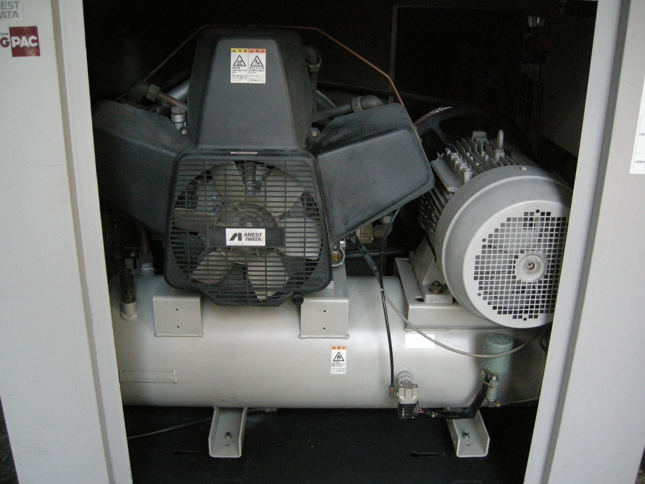 アネスト岩田 11kWエアーコンプレッサー CLP110C-8.5D
