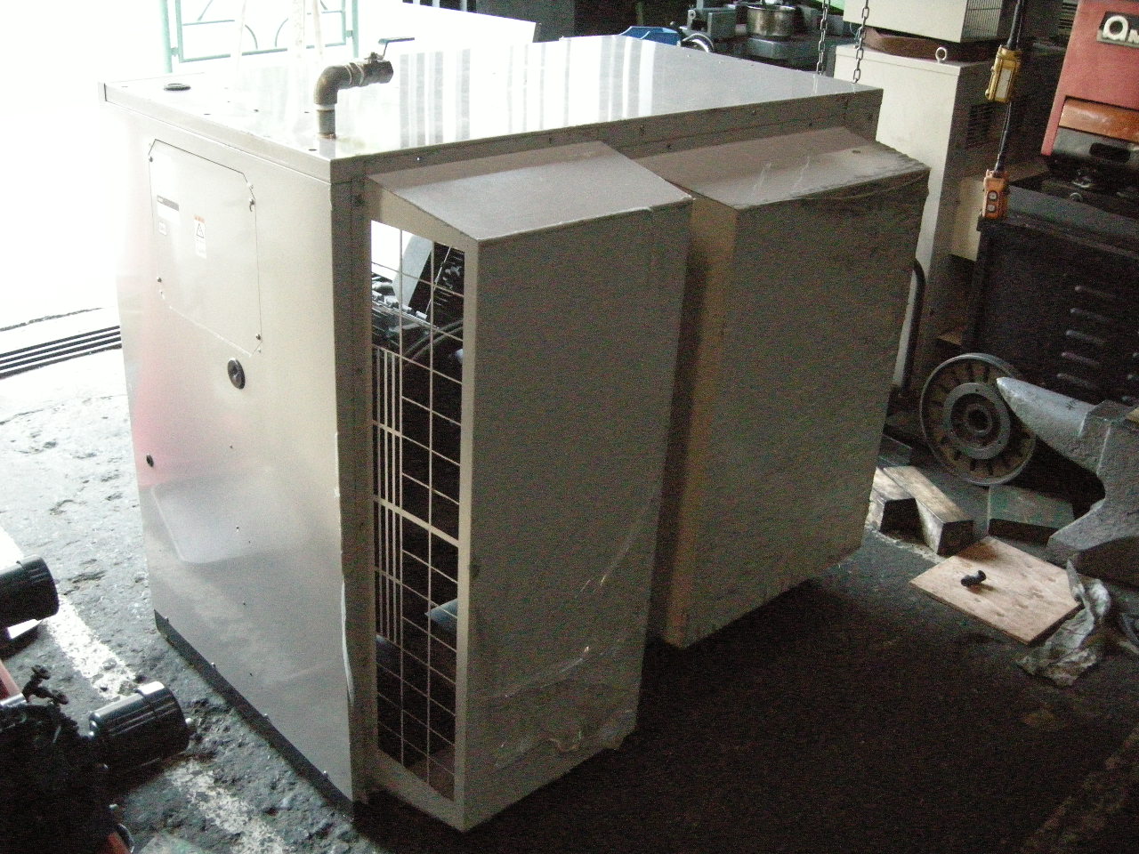 アネスト岩田 11kWエアーコンプレッサー CLP110C-8.5D