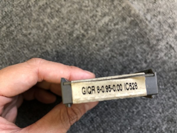 イスカル/ISCAR チップ GIQR8-0.95-0.00IC528