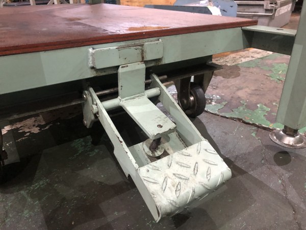 不明 軽量作業台kkタイプ(ペダル昇降移動式) 750x1203x740mm