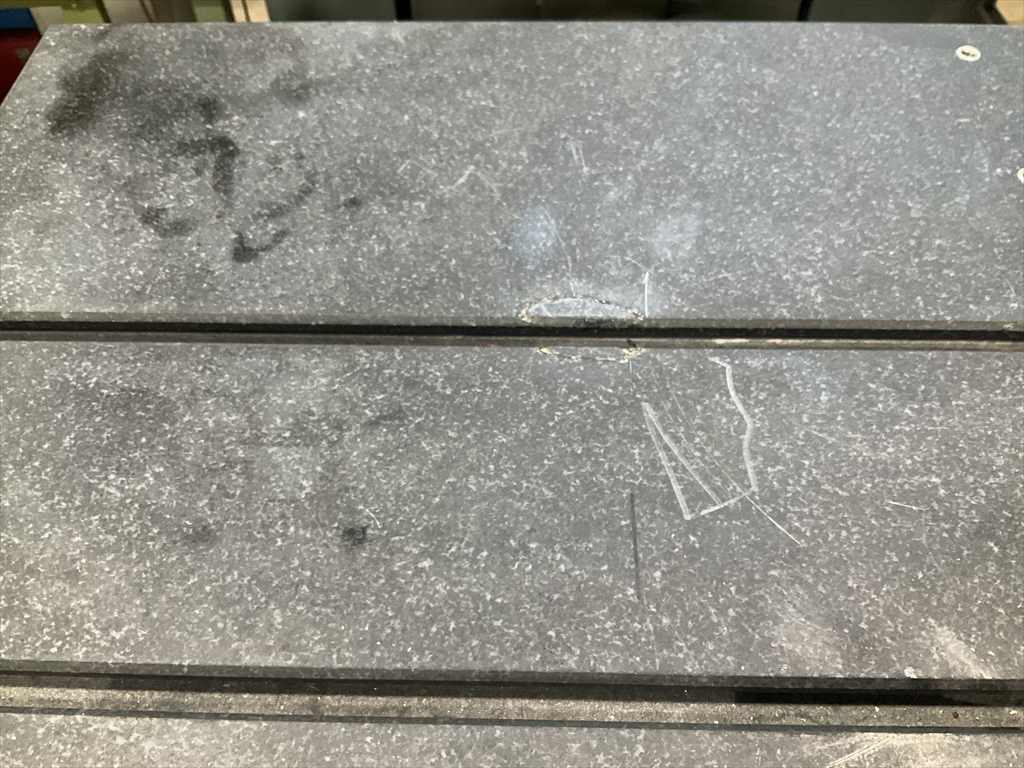  石定盤 750×490×120mm　一部欠けあり