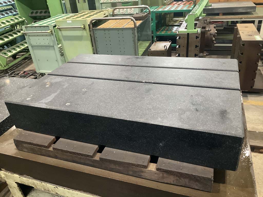  石定盤 750×490×120mm　一部欠けあり