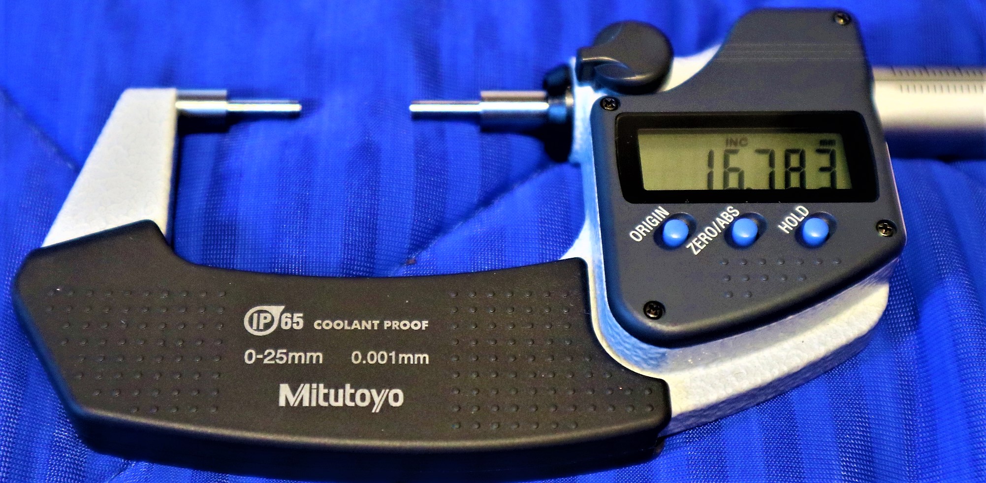MITUTOYO｜ミツトヨ デジタルマイクロメーター 0-25mm　0.001mm