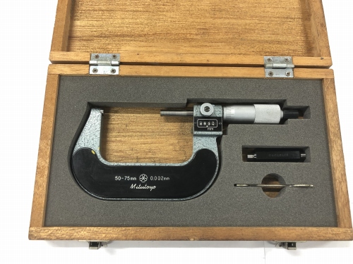 MITUTOYO｜ミツトヨ カウント外側マイクロメーター M820-75V