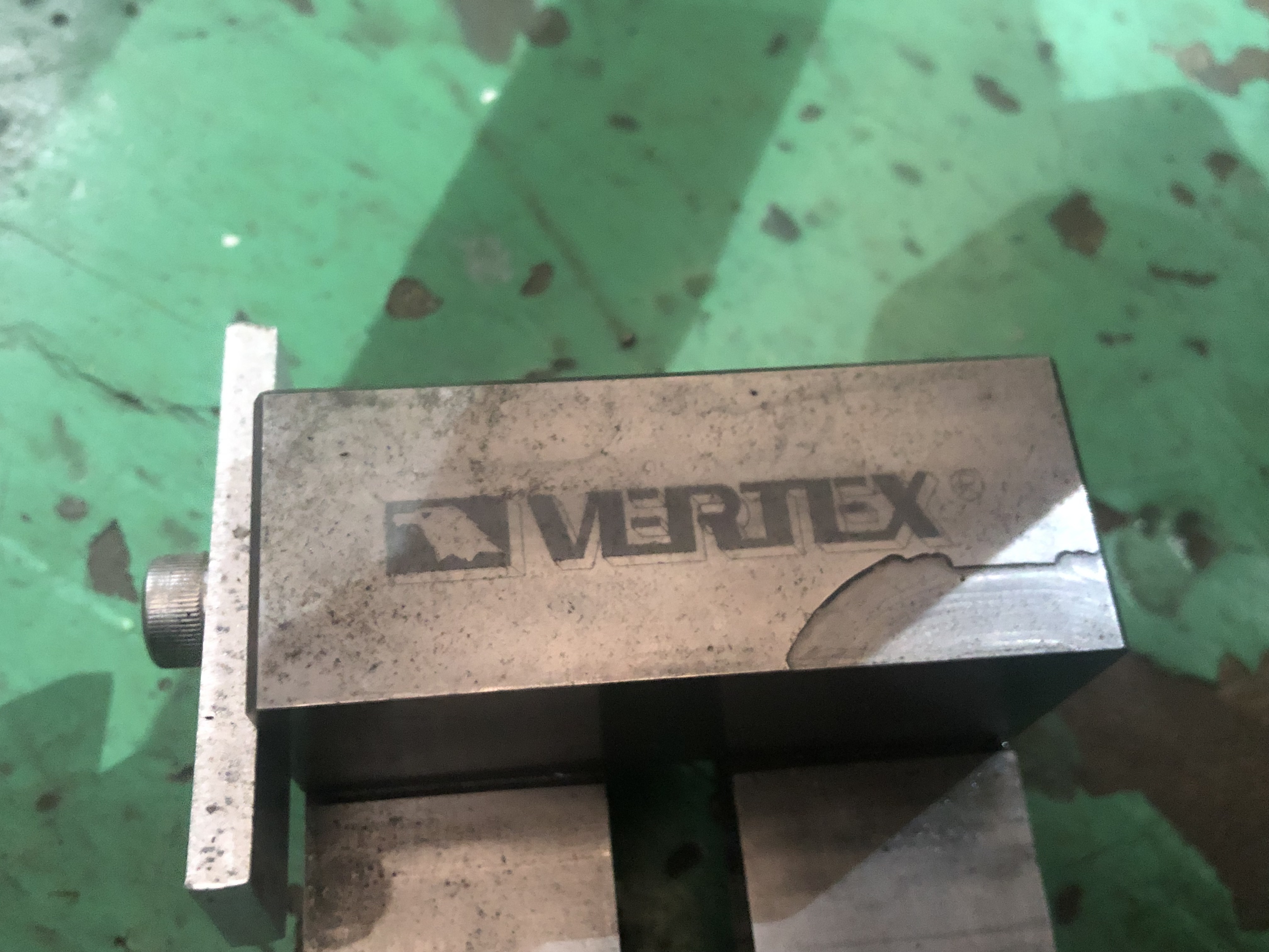VERTEX 精密バイス 不明