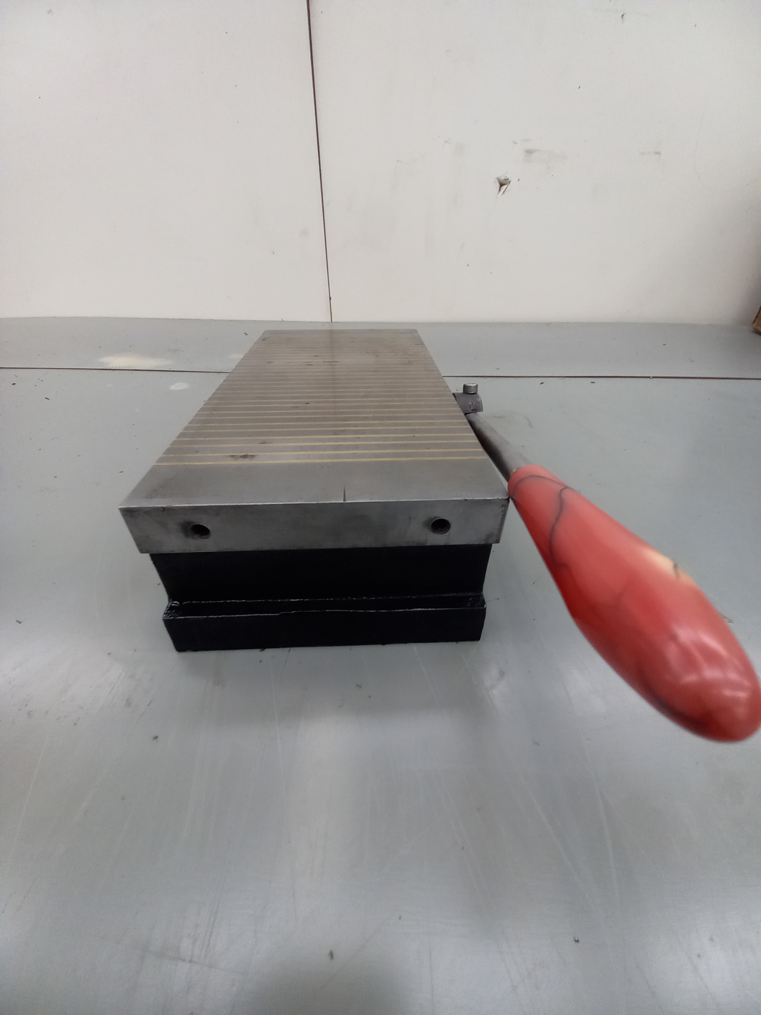 カネツー マグネットチャック KMT1325A