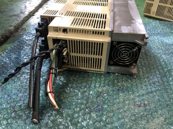 安川電機 YASKAWA ELECTRIC サーボパック SGDB-15ADGYB