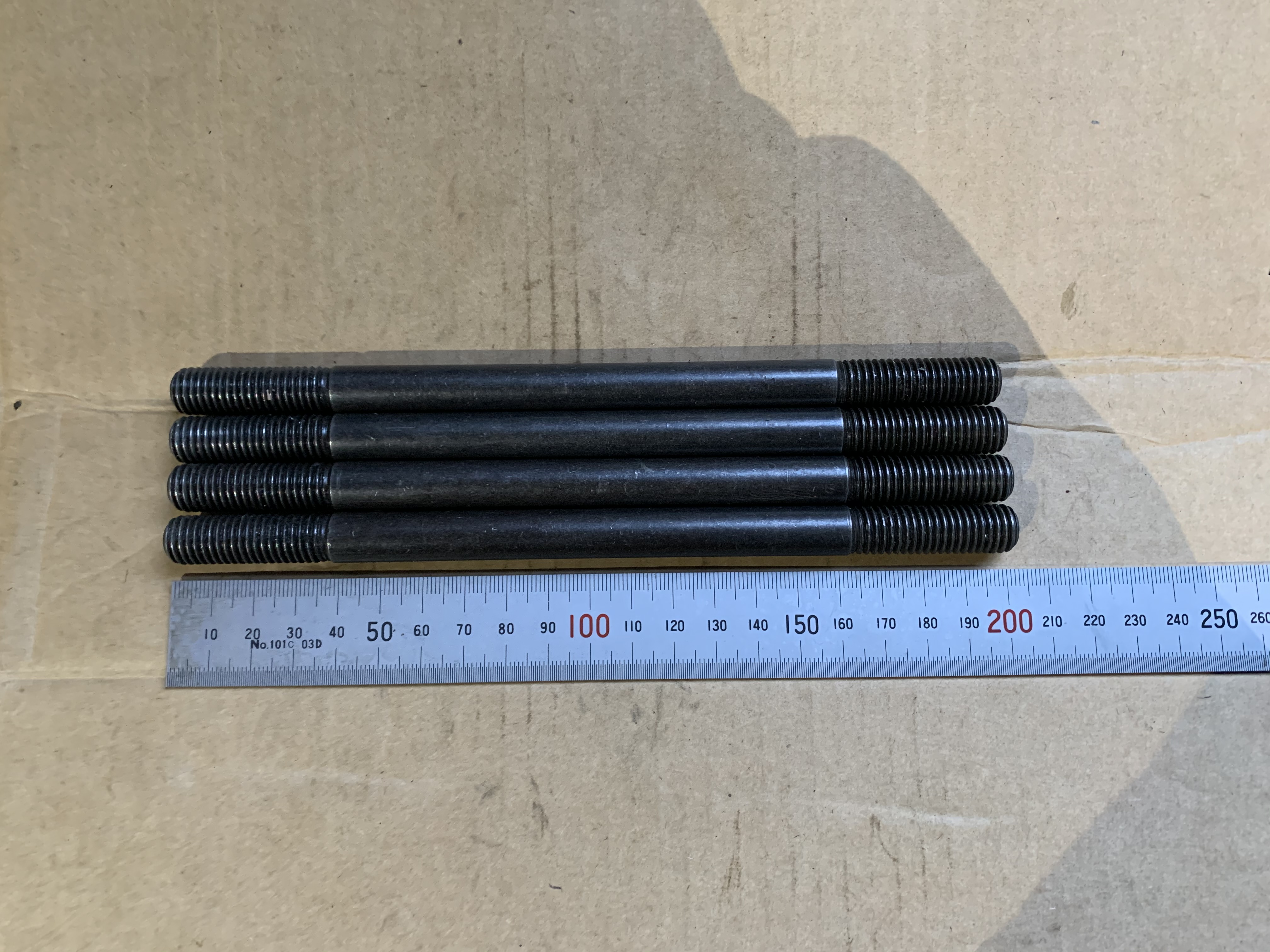 不明 スタッドボルトセット 4本　長さ200mm　 ねじ径12mm