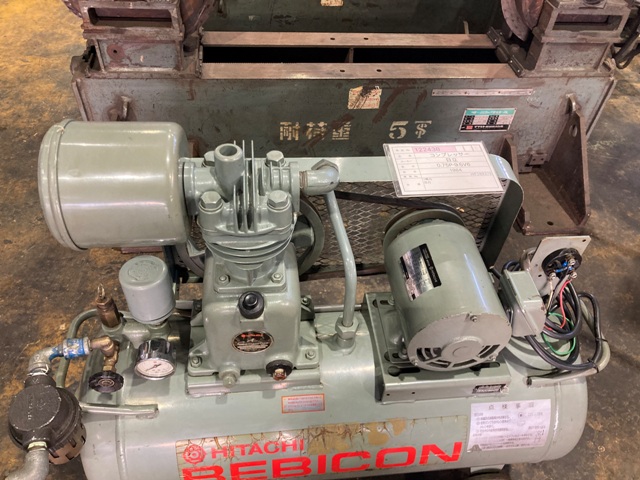 日立 0.75kWエアーコンプレッサー 0.75P-9.5V6