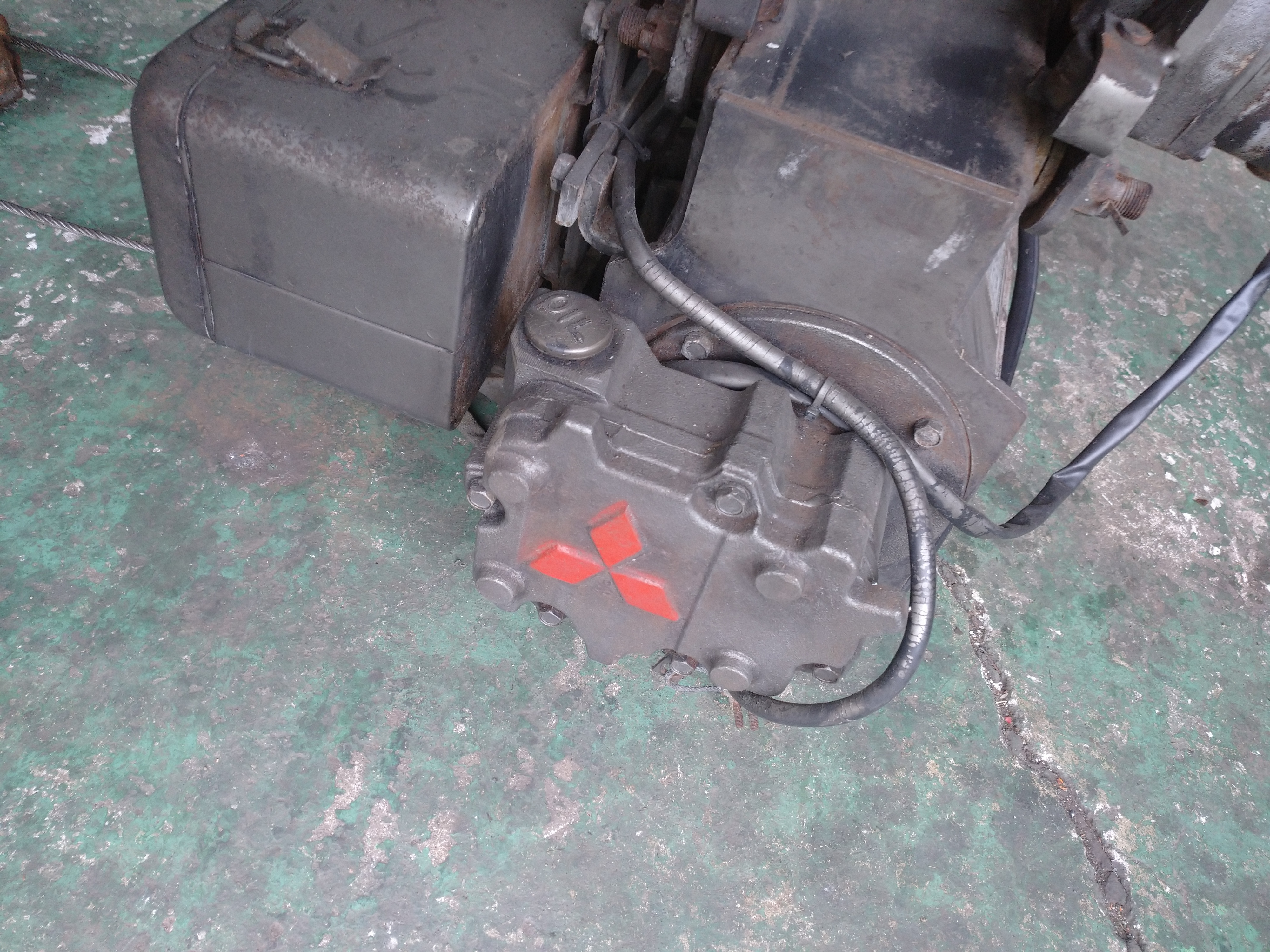三菱 0.5Tホイスト 1/2LM