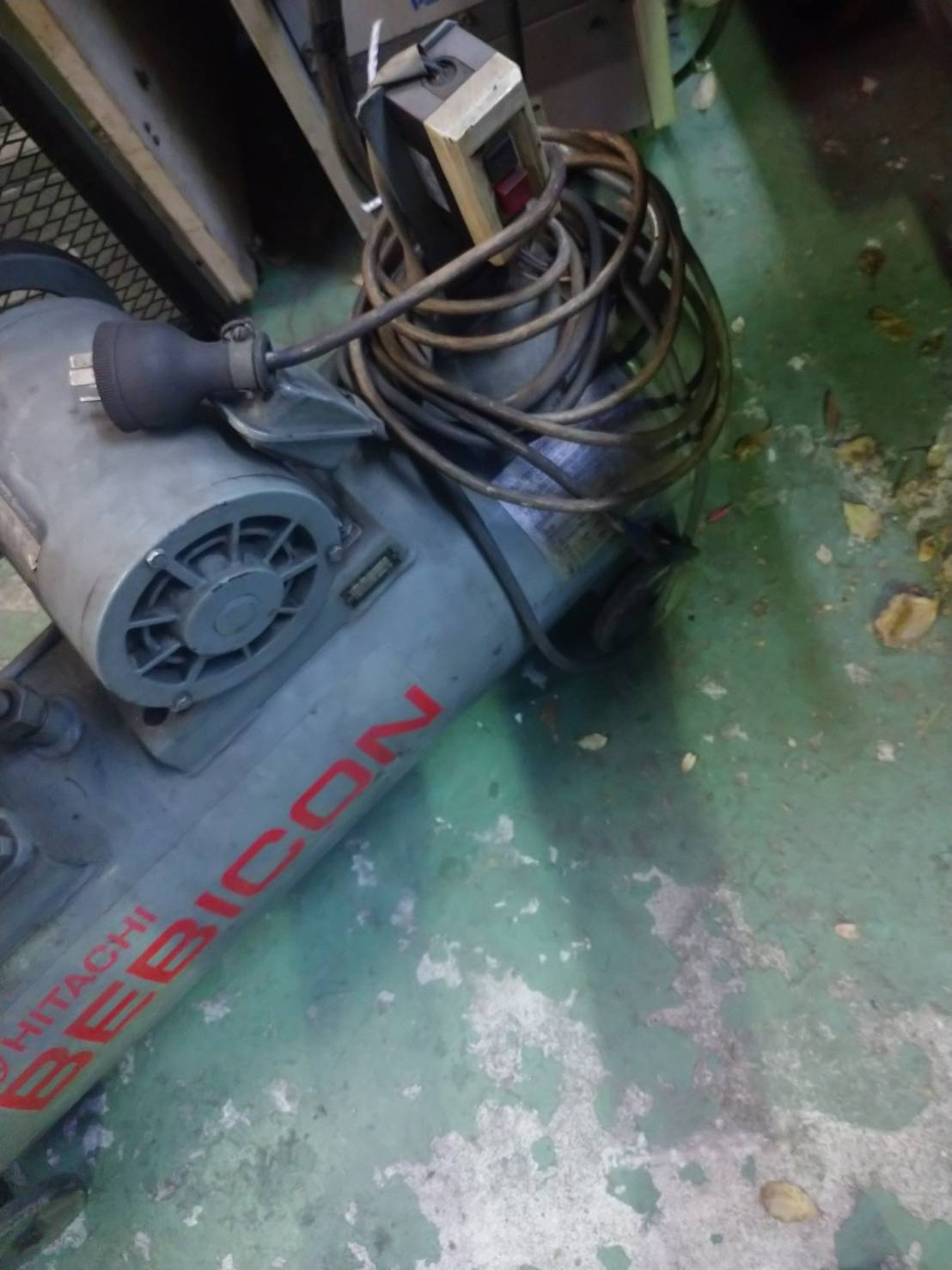 日立産機システム 2.2kwエアーコンプレッサー 1.5P-9.5V