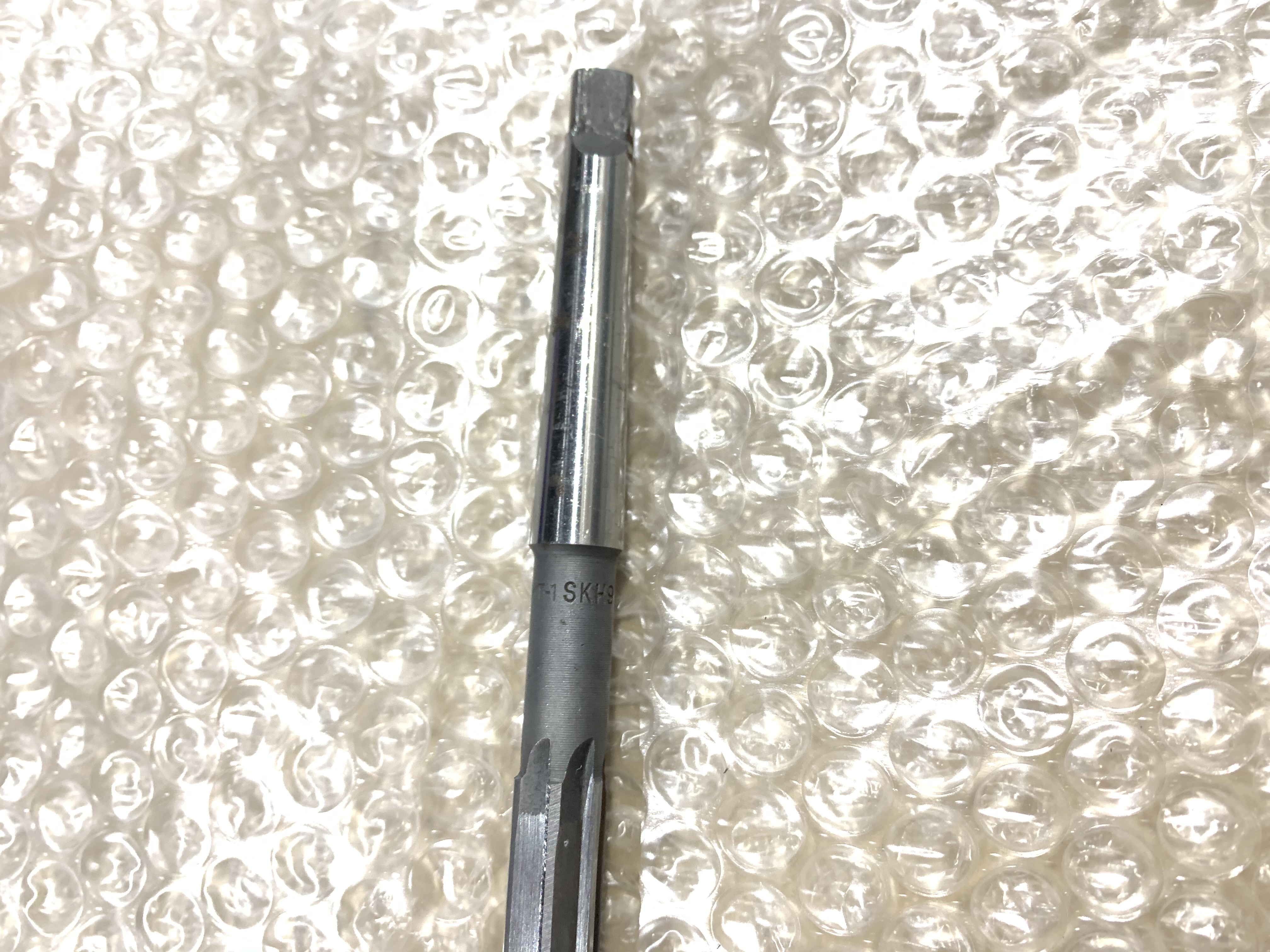 不明 マシンリーマ 12m/m MT1-SKH9 と  12 HSS(01-385) 2個