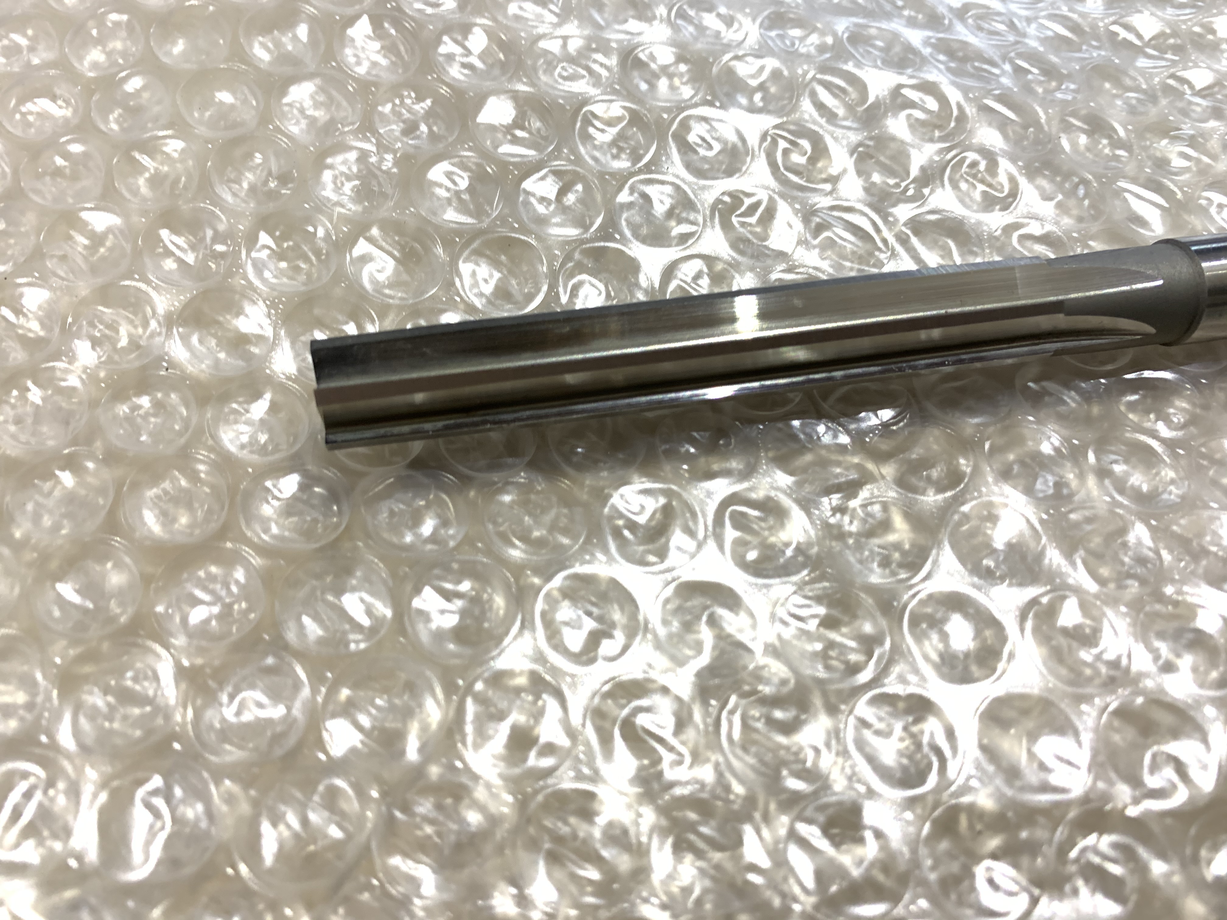 不明 マシンリーマ 12m/m MT1-SKH9 と  12 HSS(01-385) 2個