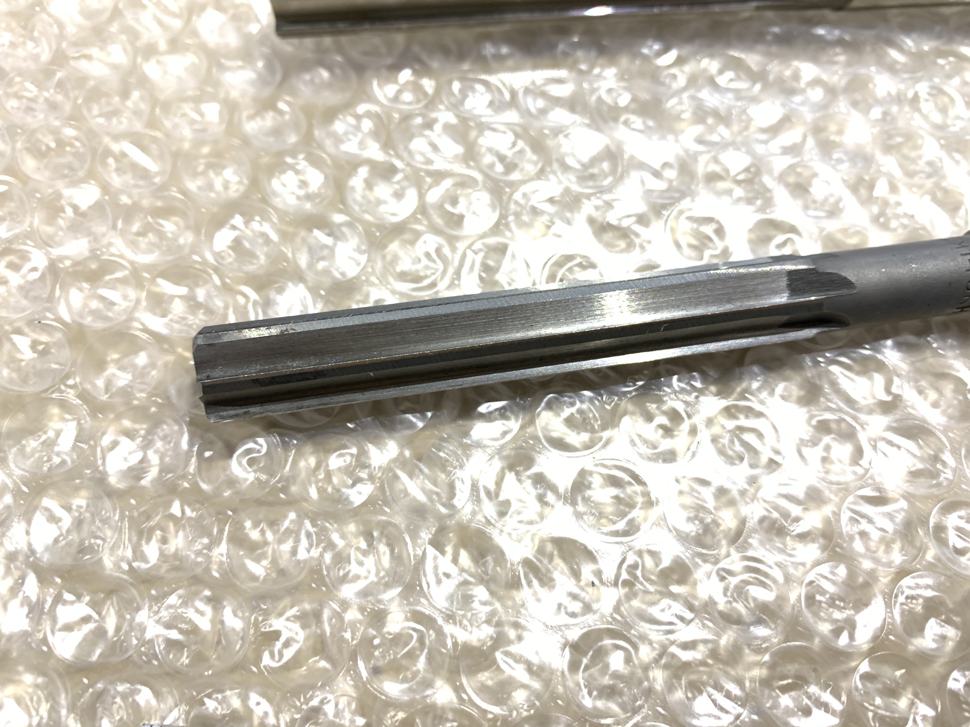 不明 マシンリーマ 12m/m MT1-SKH9 と  12 HSS(01-385) 2個
