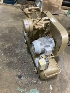 東芝 2.2kwエアーコンプレッサー SP160-22T9
