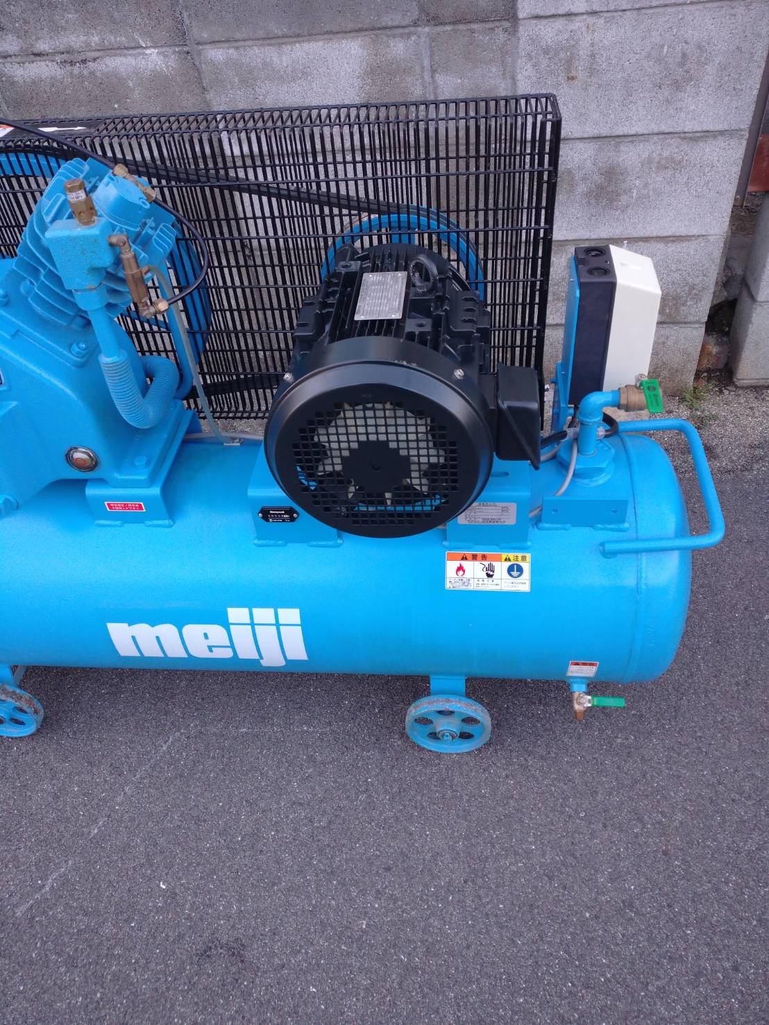 明治機械製作所 3.7kwエアーコンプレッサー GK-37A6P