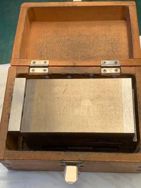 ネオテック サインバー式永磁チャック SMC-713MP