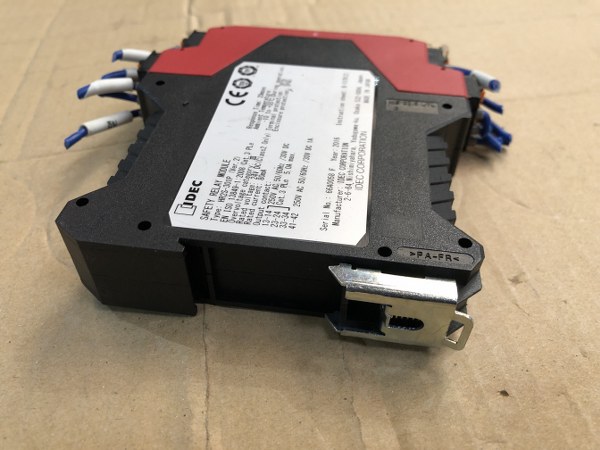 IDEC 安全リレーモジュール HR2S-301P