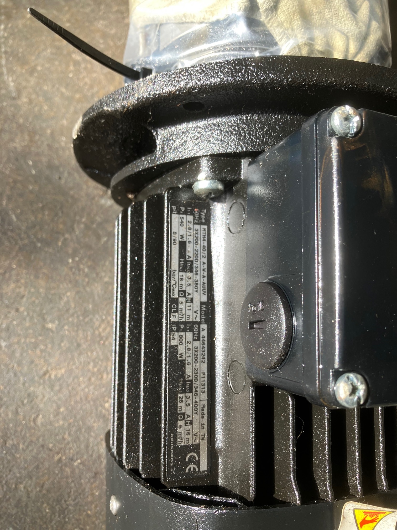 GRUNDFOS　グルンドフォス クーラントポンプ MTH4-40/2