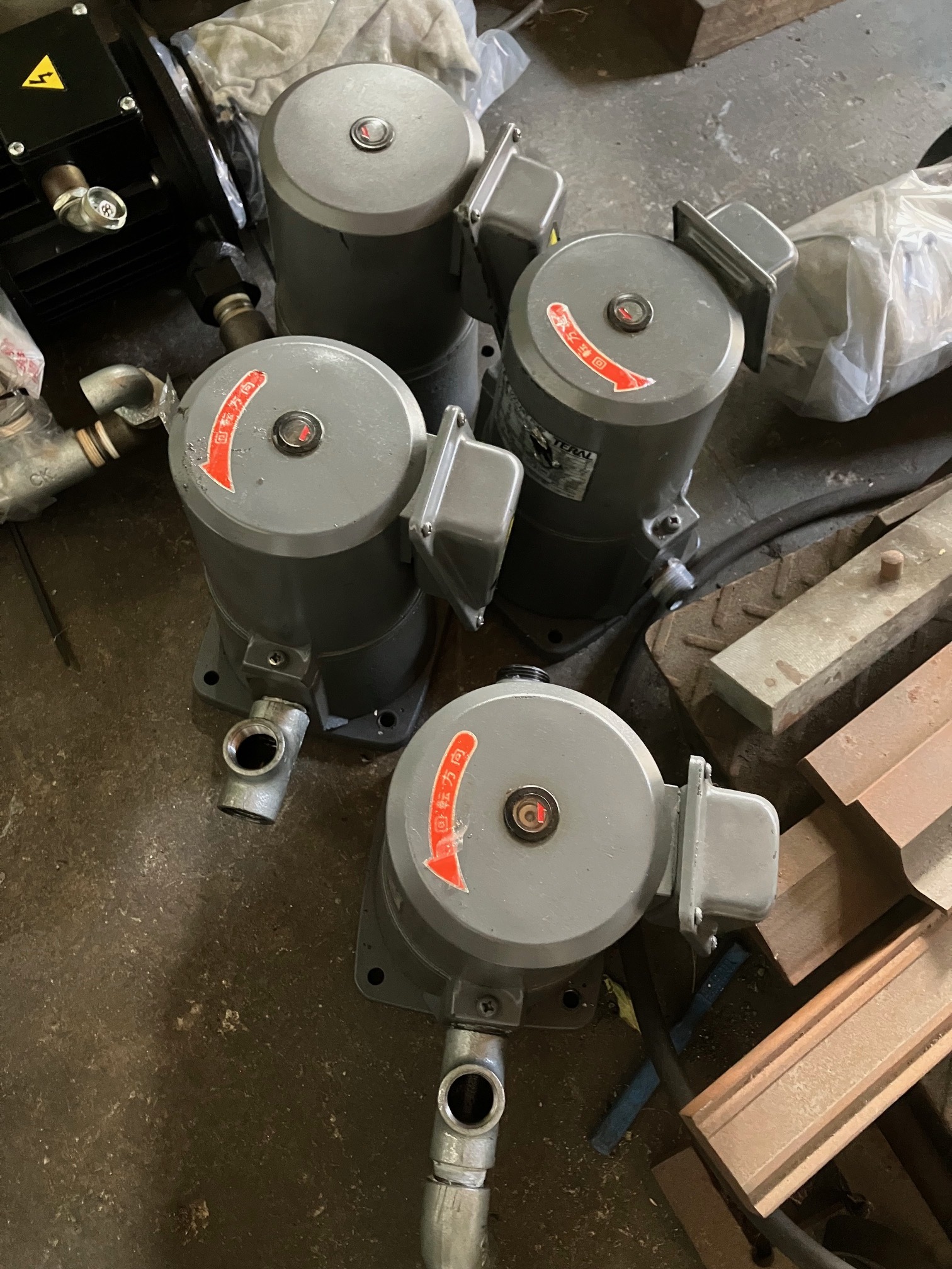 GRUNDFOS　グルンドフォス クーラントポンプ MTH4-40/2