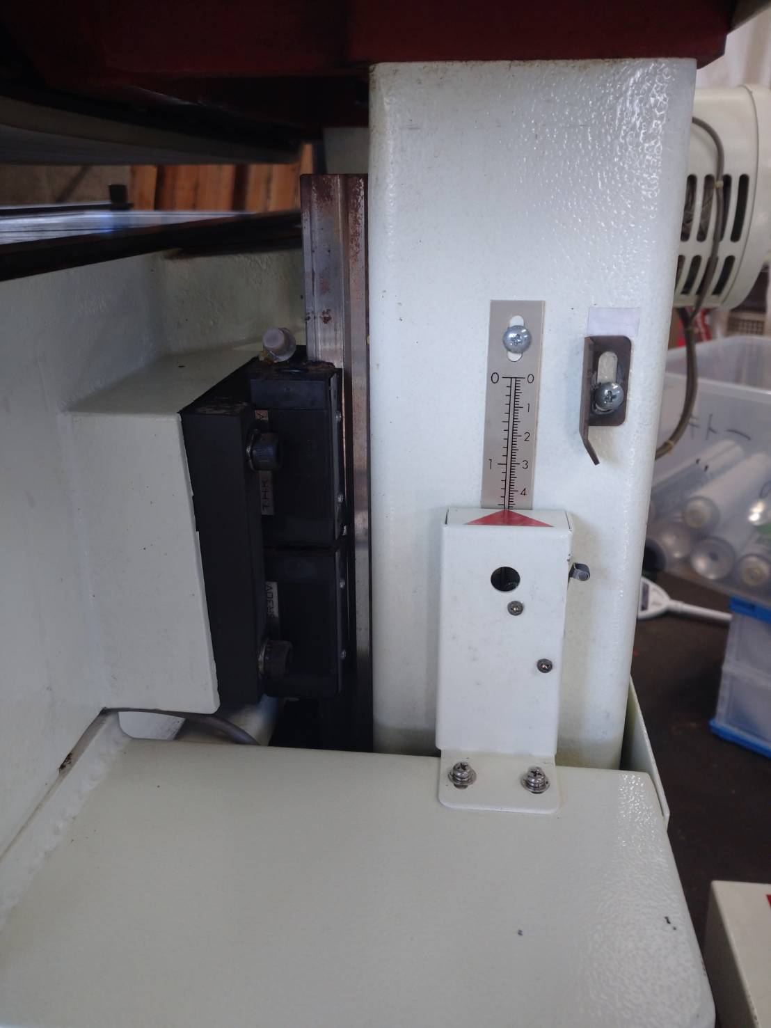 シンクス 全自動超仕上げかんな盤 SK-250A